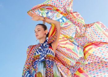 Xe ngựa kéo ở Sicily truyền cảm hứng cho Bộ sưu tập Pre-Fall 2020 của Dolce & Gabbana