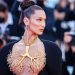 Bella Hadid đeo "lá phổi" haute couture của Schiaparelli lên thảm đỏ Cannes