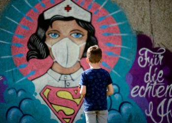 Covid-19: Kinh nghiệm thế giới và suy nghĩ về Việt Nam