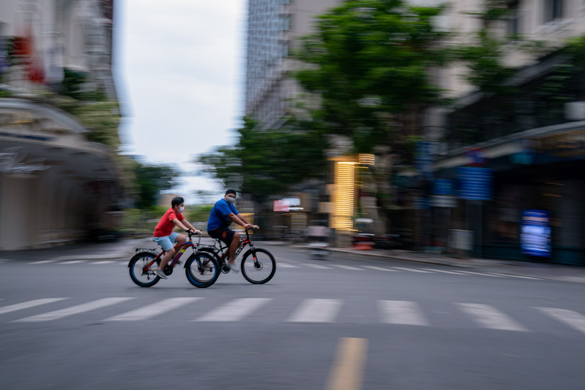 Nhiếp ảnh gia Quốc Huy nhìn lại những ngày đầu trước lệnh giãn cách ở Sài Gòn