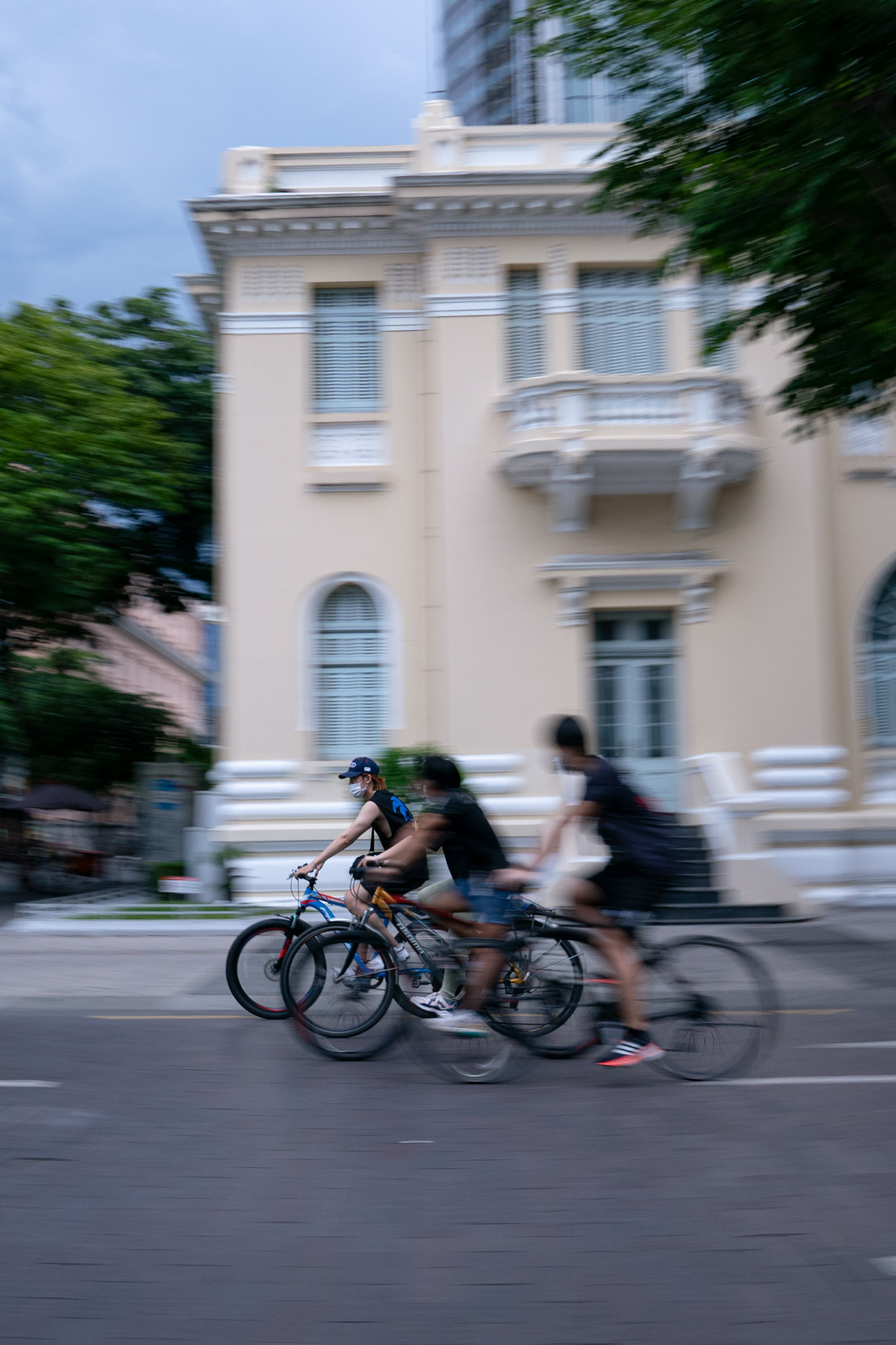Nhiếp ảnh gia Quốc Huy nhìn lại những ngày đầu trước lệnh giãn cách ở Sài Gòn