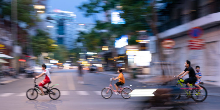 Nhiếp ảnh gia Quốc Huy nhìn lại những ngày đầu trước lệnh giãn cách ở Sài Gòn