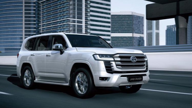 Giá lăn bánh Toyota Land Cruiser 2021 vừa về Việt Nam