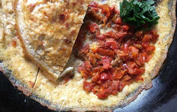 Món độc lạ: ‘Pizza Việt Nam’ làm từ khô… cà chua