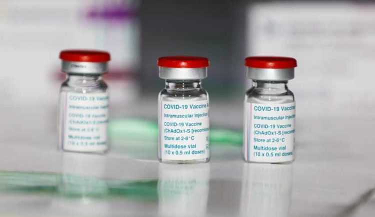 Thêm gần 600.000 liều vắc xin COVID-19 vừa về đến Việt Nam - 1