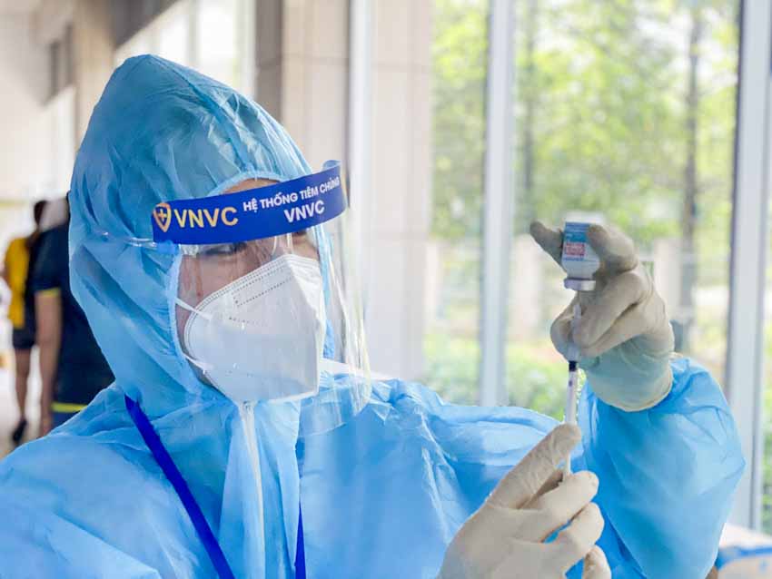 VNVC tiếp tục triển khai tiêm vắc xin Covid-19 tại các Khu công nghiệp ở Bình Dương - 2