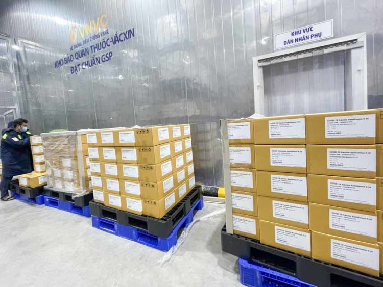 VNVC bàn giao hơn 1,1 triệu liều vắc xin AstraZeneca cho Viện Pasteur TP.HCM - 1