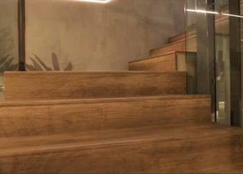 Giải pháp cầu thang gỗ uốn cong