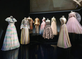 Đến với bảo tàng trực tuyến nghệ thuật, thiết kế  Christian Dior: Designer of Dreams