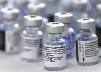 Vaccine ngừa COVID-19 của Pfizer/BioNTech. Ảnh: AFP