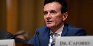 Giám đốc điều hành AstraZeneca nhận mức lương cao nhất nước Anh