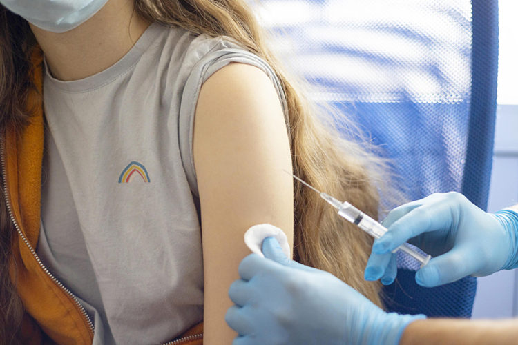 EMA: Còn quá sớm để khẳng định cần tiêm mũi bổ sung vaccine ngừa COVID-19