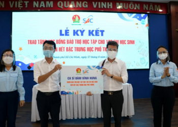 Đàm Vĩnh Hưng nhận bảo trợ cho 100 trẻ em ảnh hưởng Covid-19 học hết lớp 12 01