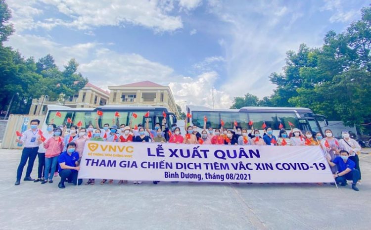 300 bác sĩ, điều dưỡng, nhân viên y tế tại các TT VNVC đã di chuyển đến tỉnh Bình Dương vào chiều ngày 4/8 để chuẩn bị cho công tác tiêm chủng