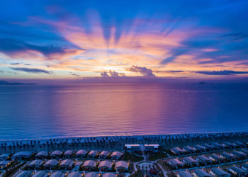 Tận hưởng kì nghỉ ven biển ưu đãi từ Mövenpick Resort Cam Ranh