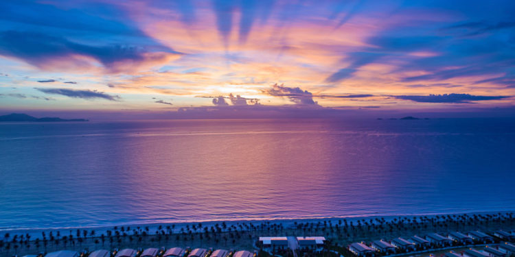 Tận hưởng kì nghỉ ven biển ưu đãi từ Mövenpick Resort Cam Ranh