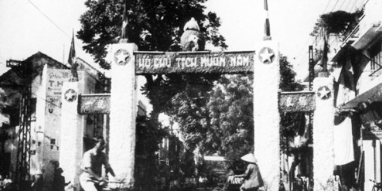 Chuyện của người chơi ảnh cổ Hà Nội