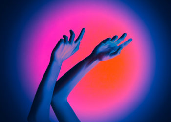 9 triệu chứng viêm khớp vảy nến bạn nên biết