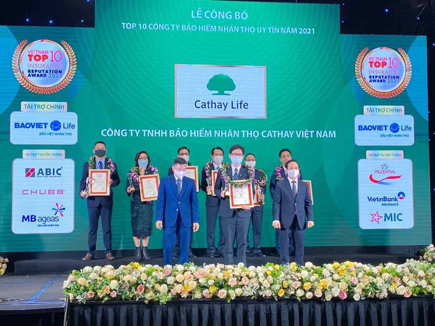 Cathay Life Viet Nam nhận giải thưởng Top 10 công ty bảo hiểm nhân thọ uy tín 2021 - 1