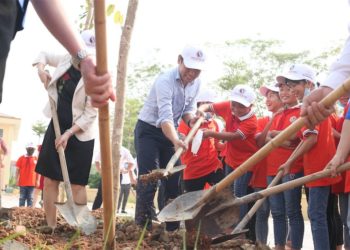 Khởi động chương trình “Toyota chung tay xanh hóa học đường” năm 2021