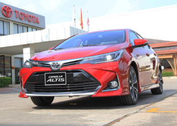 Trao tay 40 triệu đồng phí trước bạ, Toyota Corolla Altis ghi dấu ấn trong tháng 10 với khách Việt