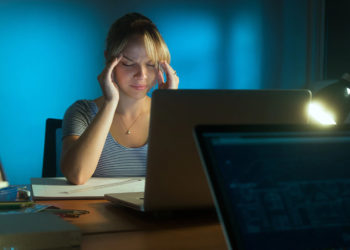 Màn hình điện tử có thể dẫn đến hỏng mắt