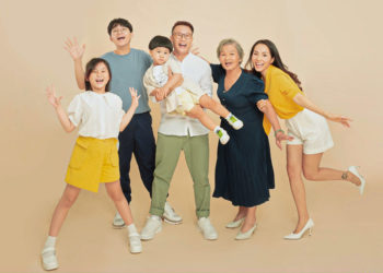 Hoàng Bách kể lại cuộc sống gia đình mùa giãn cách trong MV “Luôn Có Tôi Bên Bạn”