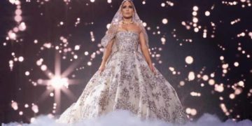 Jennifer Lopez trở lại cực lộng lẫy trong tác phẩm Marry Me - 2