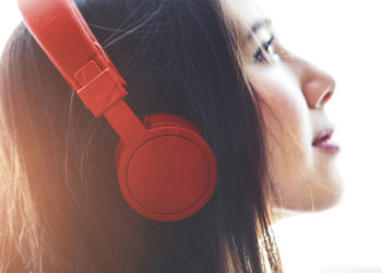 Thưởng thức văn học kinh điển qua ứng dụng nghe sách nói