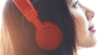 Thưởng thức văn học kinh điển qua ứng dụng nghe sách nói