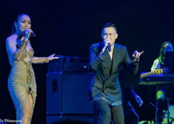 Dương Triệu Vũ lần đầu song ca cùng Hồng Ngọc trên đất Mỹ 01