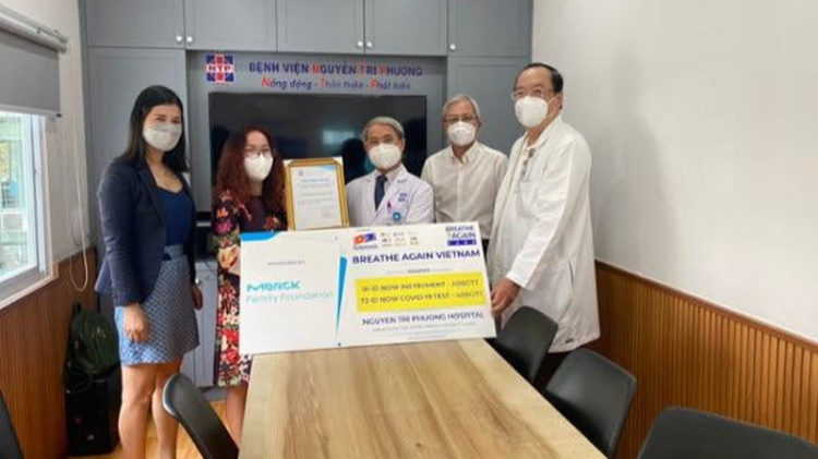 Quỹ Merck Family quyên góp 100.000 Euro cho Chiến dịch “Breathe Again Vietnam’ của EuroCham