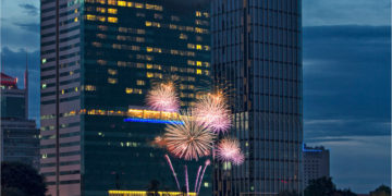 Thưởng thức màn trình diễn pháo hoa riêng đặc biệt tại Khách sạn Le Méridien Saigon Tết Dương Lịch 1