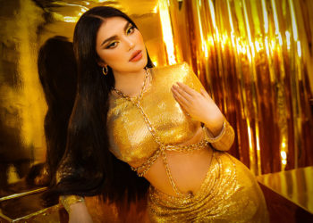 Lily Chen quyến rũ trong BST mùa lễ hội của Chung Thanh Phong 3