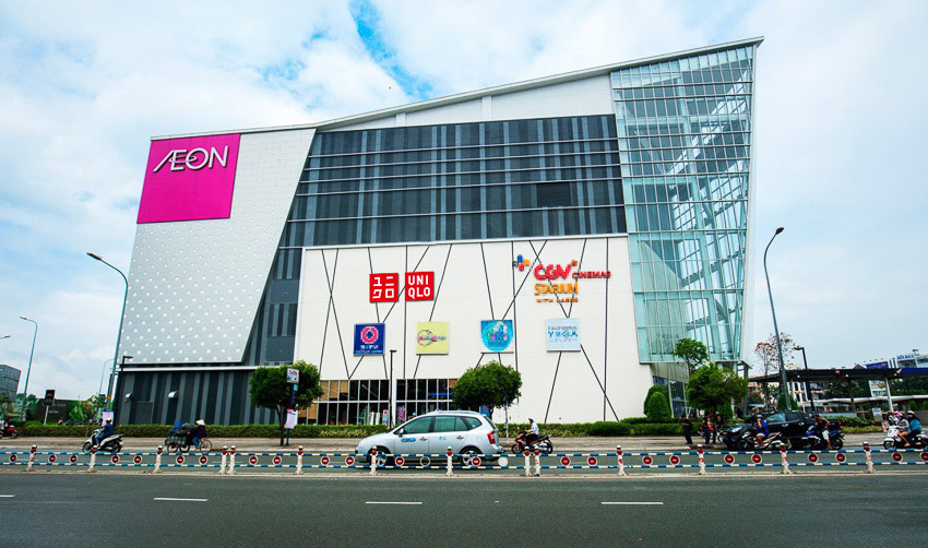 Uniqlo Vạn Hạnh Mall khai trương sáng 532021 ở TTTM Vạn Hạnh Mall Q10   YouTube