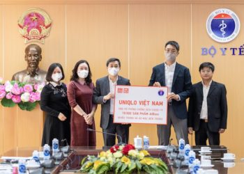 UNIQLO Việt Nam trao tặng 10.500 sản phẩm AIRism, hỗ trợ phòng chống dịch Covid 19