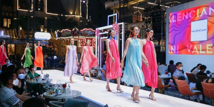 NTK Adrian Anh Tuấn và Đức Duy đầy cảm hứng sáng tạo với BST mới ra mắt - 6