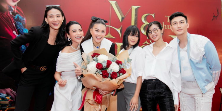 Siêu mẫu, diễn viên Thanh Hằng chính thức giới thiệu ấn phẩm tiểu thuyết Mẹ Chồng 01