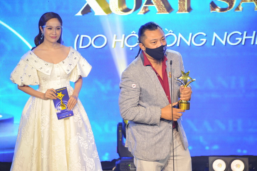 Trấn Thành, Lê Giang, Tuấn Trần thắng lớn cùng "Bố Già" tại giải Ngôi Sao Xanh 2021 05