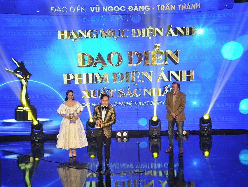 Trấn Thành, Lê Giang, Tuấn Trần thắng lớn cùng "Bố Già" tại giải Ngôi Sao Xanh 2021 06