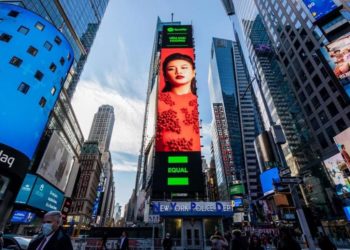 Hình ảnh Văn Mai Hương xuất hiện tại billboard giữa Quảng trường Thời Đại New York - 2