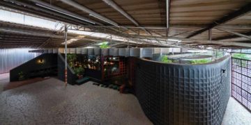 'Truyền thống' cư ngụ trong bóng tối ở xưởng thiết kế tho.A - 1