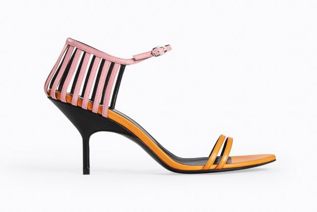 10 đôi giày dép hàng đầu của Tuần lễ thời trang Paris Xuân Hè 2022 2