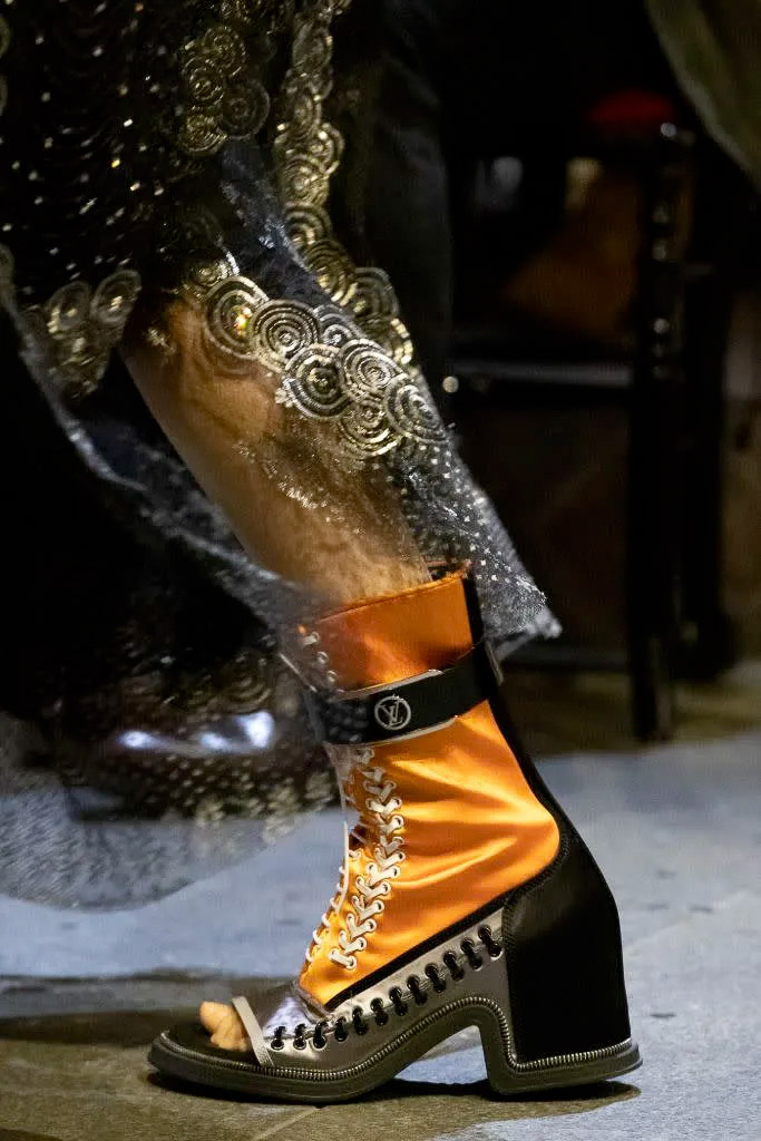 10 đôi giày dép hàng đầu của Tuần lễ thời trang Paris Xuân Hè 2022 4