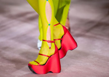 10 đôi giày dép hàng đầu của Tuần lễ thời trang Paris Xuân Hè 2022 1