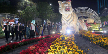 Chùm ảnh khai mạc đường hoa Nguyễn Huệ Xuân Nhâm Dần 2020