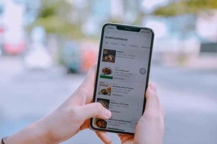 Grab ra mắt GrabFood Deluxe, mang đến cho người dùng trải nghiệm ẩm thực sang trọng ngay tại nhà