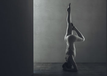 Chiêm ngưỡng bộ ảnh yoga nghệ thuật kết hợp không gian kiến trúc và ánh sáng 2