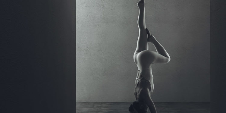 Chiêm ngưỡng bộ ảnh yoga nghệ thuật kết hợp không gian kiến trúc và ánh sáng 2