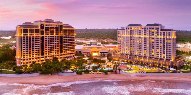 The Grand Ho Tram Strip chính thức khai trương khách sạn Holiday Inn Resort